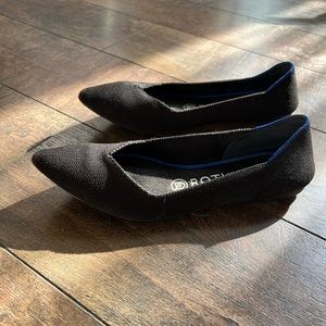 Black Rothy’s Point